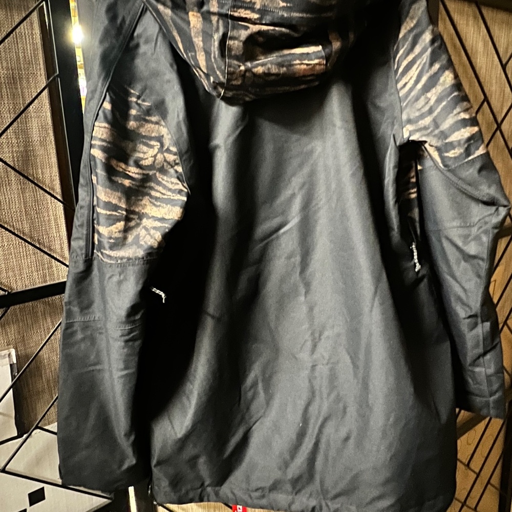 Volcom Pullover Snow Jacket - image 4